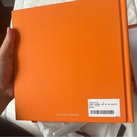 NWT Hermès Pop Up Coffee Table Book - Picture 5 of 8
